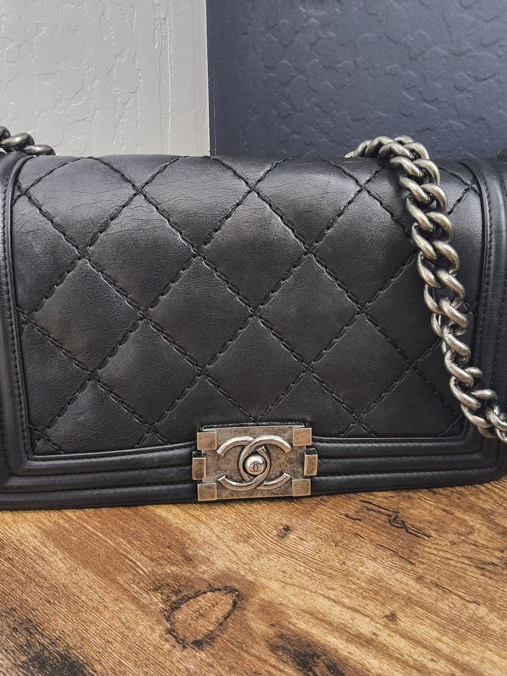 Chanel Boy Flap Quilted Leather Shoulder Bag in Black